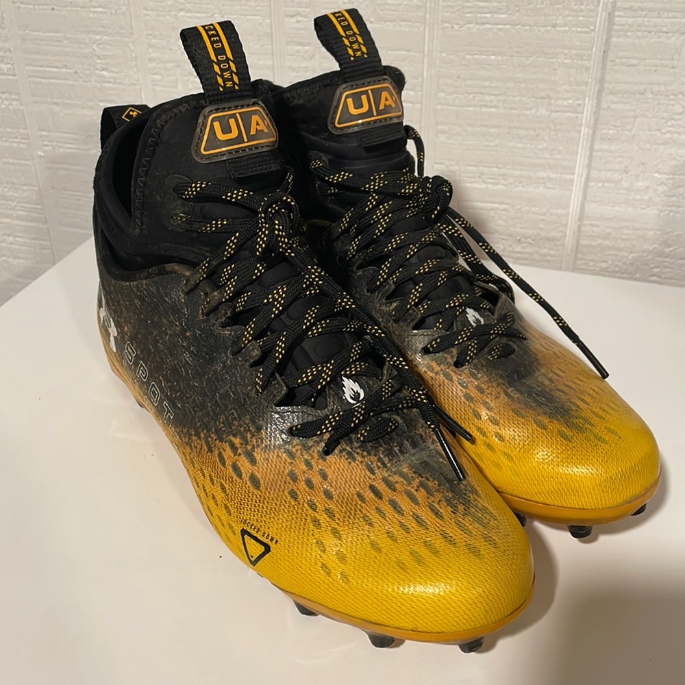Under Armour Men’s Spotlight Football Cleat